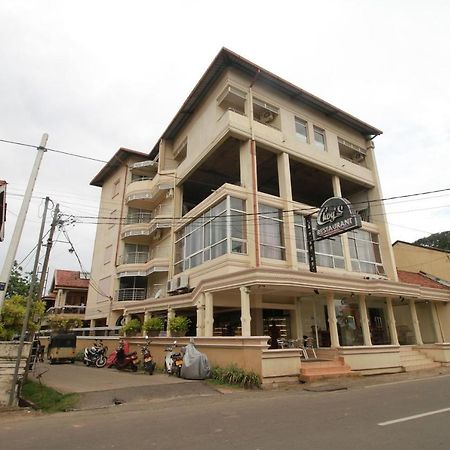 Oyo 317 Choy'S Waterfront Residence Negombo Exterior photo