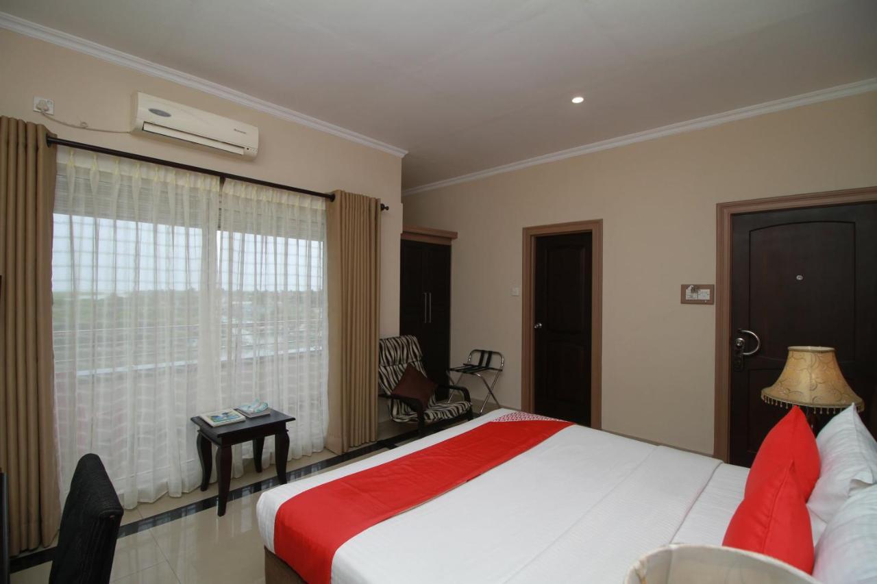 Oyo 317 Choy'S Waterfront Residence Negombo Exterior photo