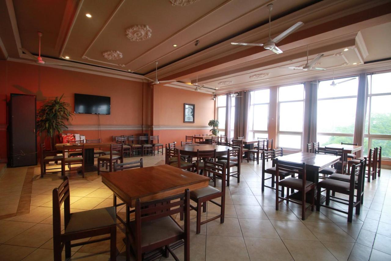 Oyo 317 Choy'S Waterfront Residence Negombo Exterior photo