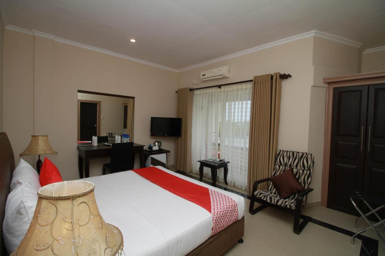 Oyo 317 Choy'S Waterfront Residence Negombo Exterior photo