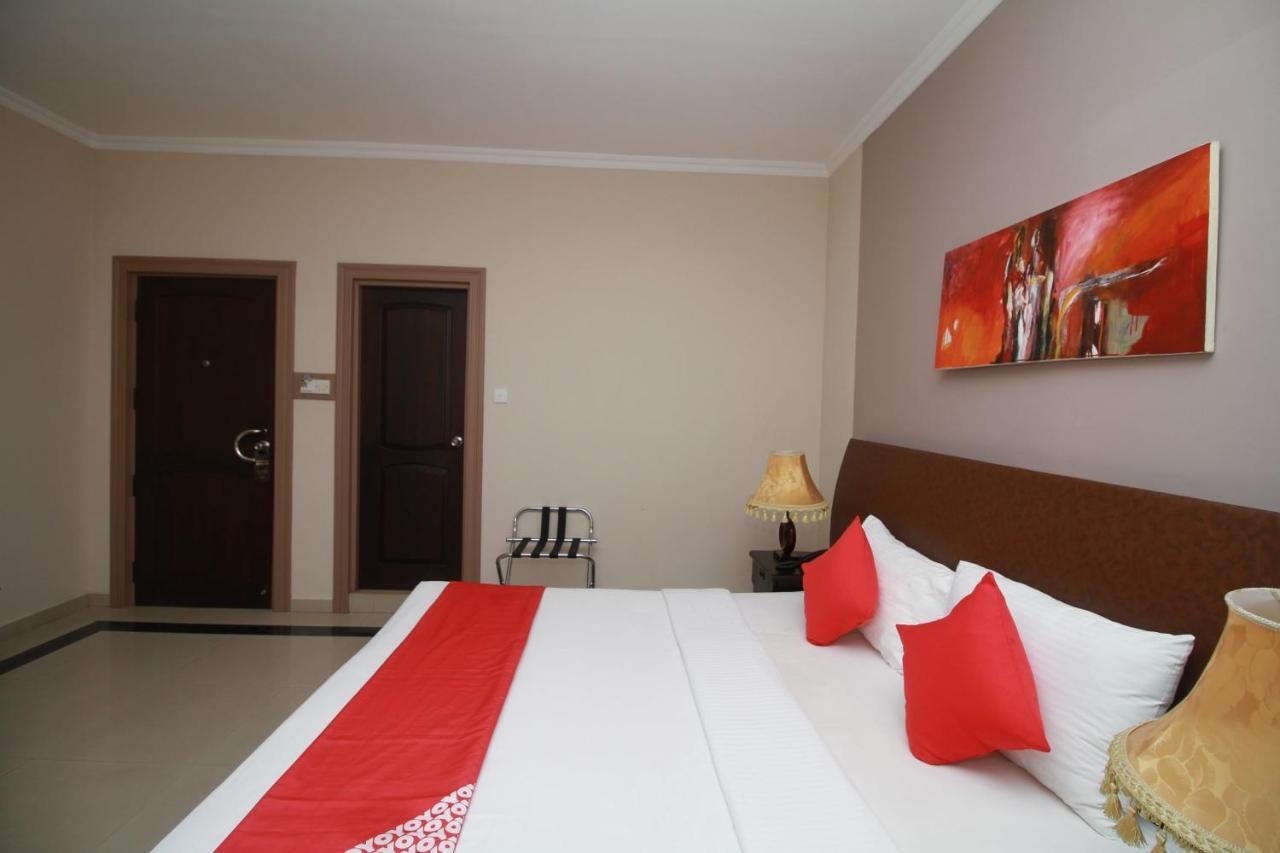 Oyo 317 Choy'S Waterfront Residence Negombo Exterior photo