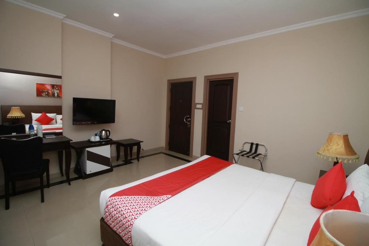 Oyo 317 Choy'S Waterfront Residence Negombo Exterior photo