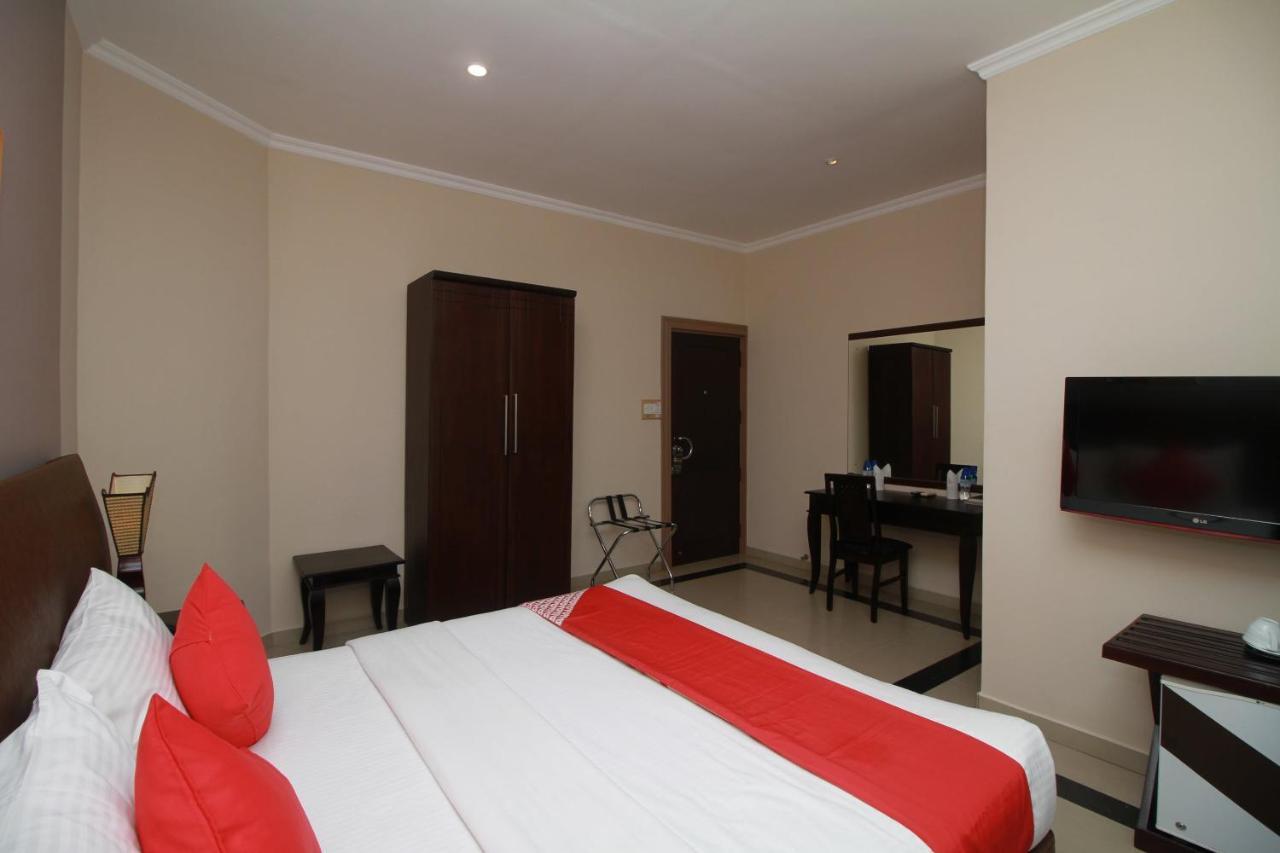 Oyo 317 Choy'S Waterfront Residence Negombo Exterior photo