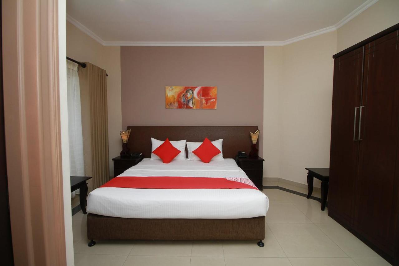 Oyo 317 Choy'S Waterfront Residence Negombo Exterior photo