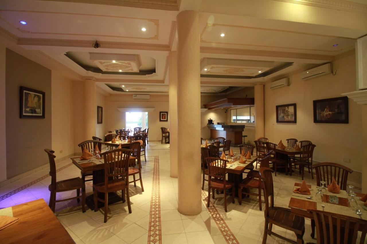 Oyo 317 Choy'S Waterfront Residence Negombo Exterior photo