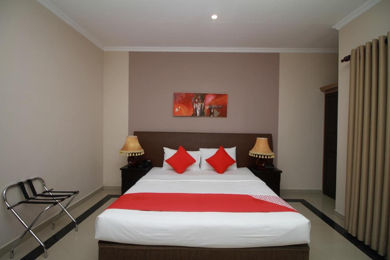 Oyo 317 Choy'S Waterfront Residence Negombo Exterior photo